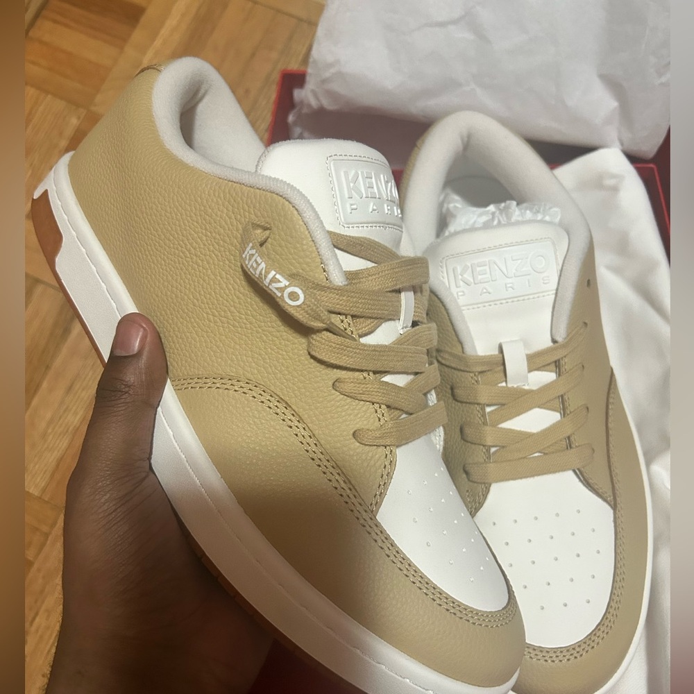 BNIB Authentic Men’s Kenzo Dome Sneakers size Eur 45 / US 11 in beige and white